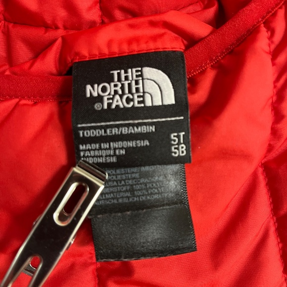 Toddler North Face Red Coat 5T 5B - Picture 12 of 13